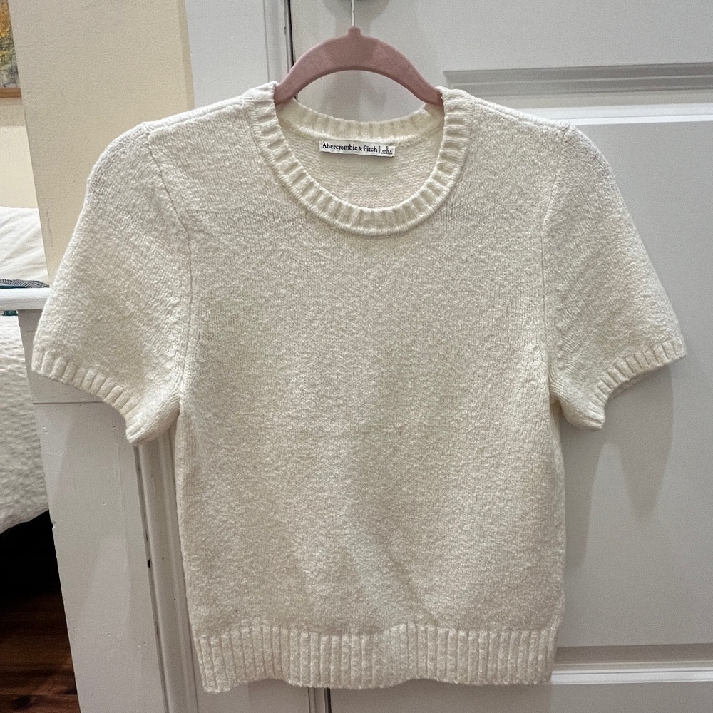 Abercrombie White Knit Tee, EUC - Picture 2 of 3